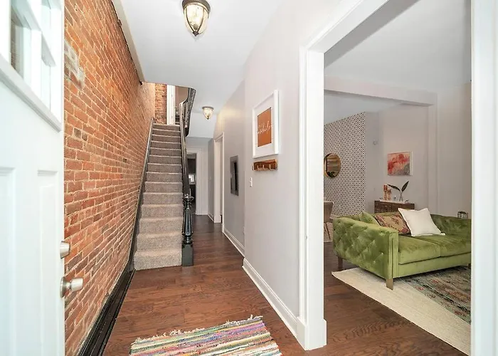 Cozy With King Beds - Short Drive To Holiday home *