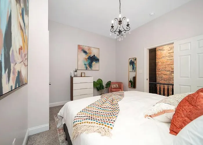 Holiday home Cozy With King Beds - Short Drive To *