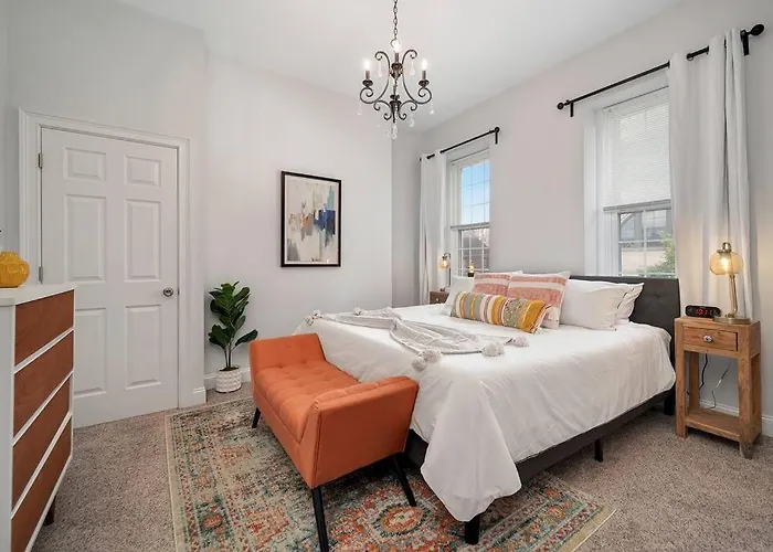 Cozy With King Beds - Short Drive To Holiday home *