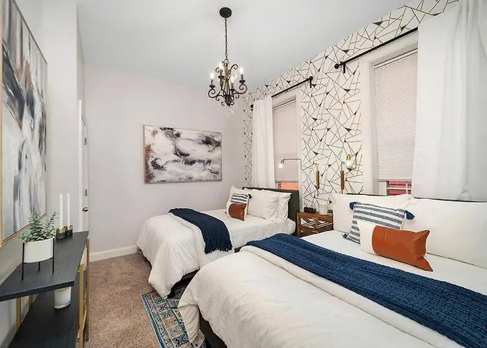 Cozy With King Beds - Short Drive To