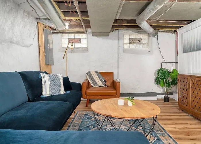 Cozy With King Beds - Short Drive To Holiday home Pittsburgh