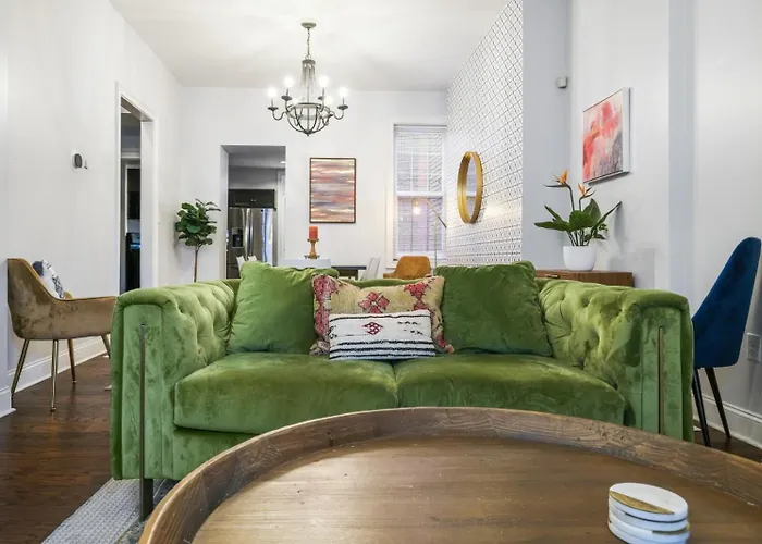 Cozy With King Beds - Short Drive To *