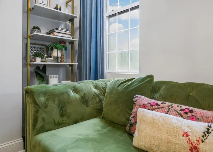 Holiday home Cozy With King Beds - Short Drive To