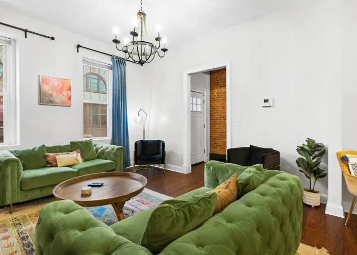 Cozy With King Beds - Short Drive To *